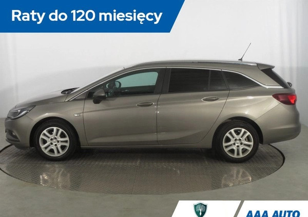 Opel Astra cena 48000 przebieg: 161274, rok produkcji 2017 z Białogard małe 211